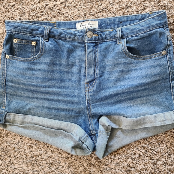 Love Tree Denim shorts, size L - Picture 7 of 7